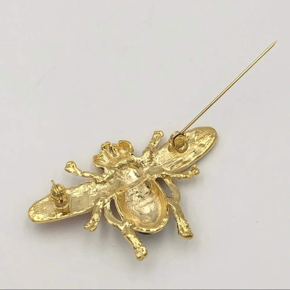 Red Bee Enamel Gold Tone Pin Brooch